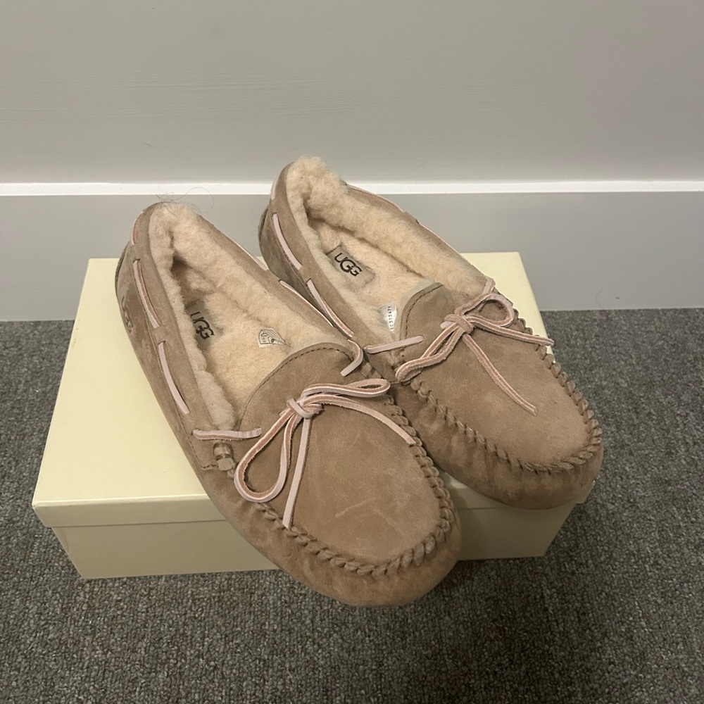 UGG Women's Moccasins in Tan